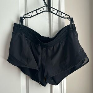 Lululemon Hotty Hot short